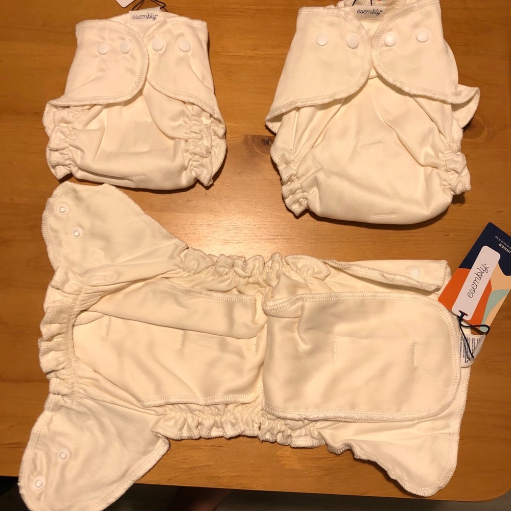 Esembly reusable diapers (1x size 1 & 2x size 2)